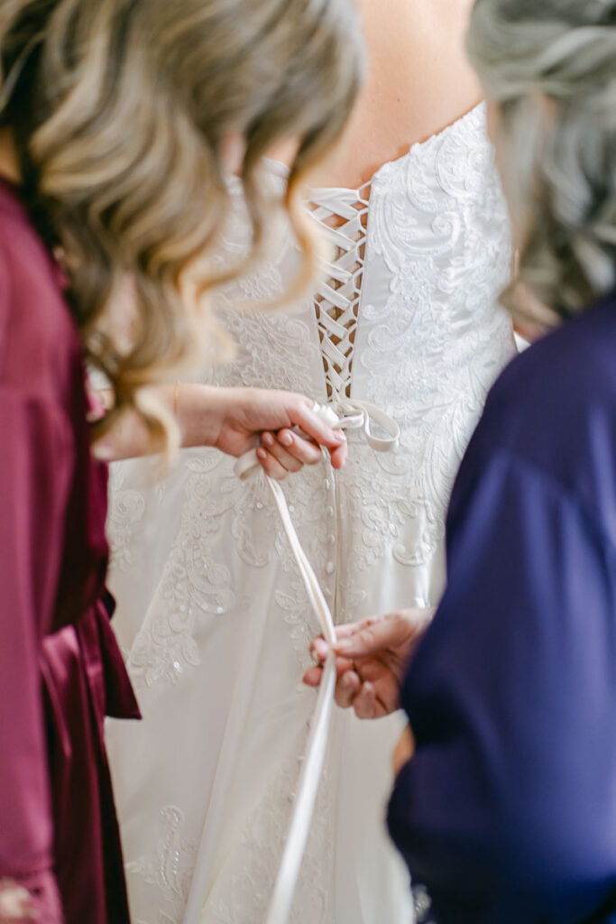 Lacing the dress